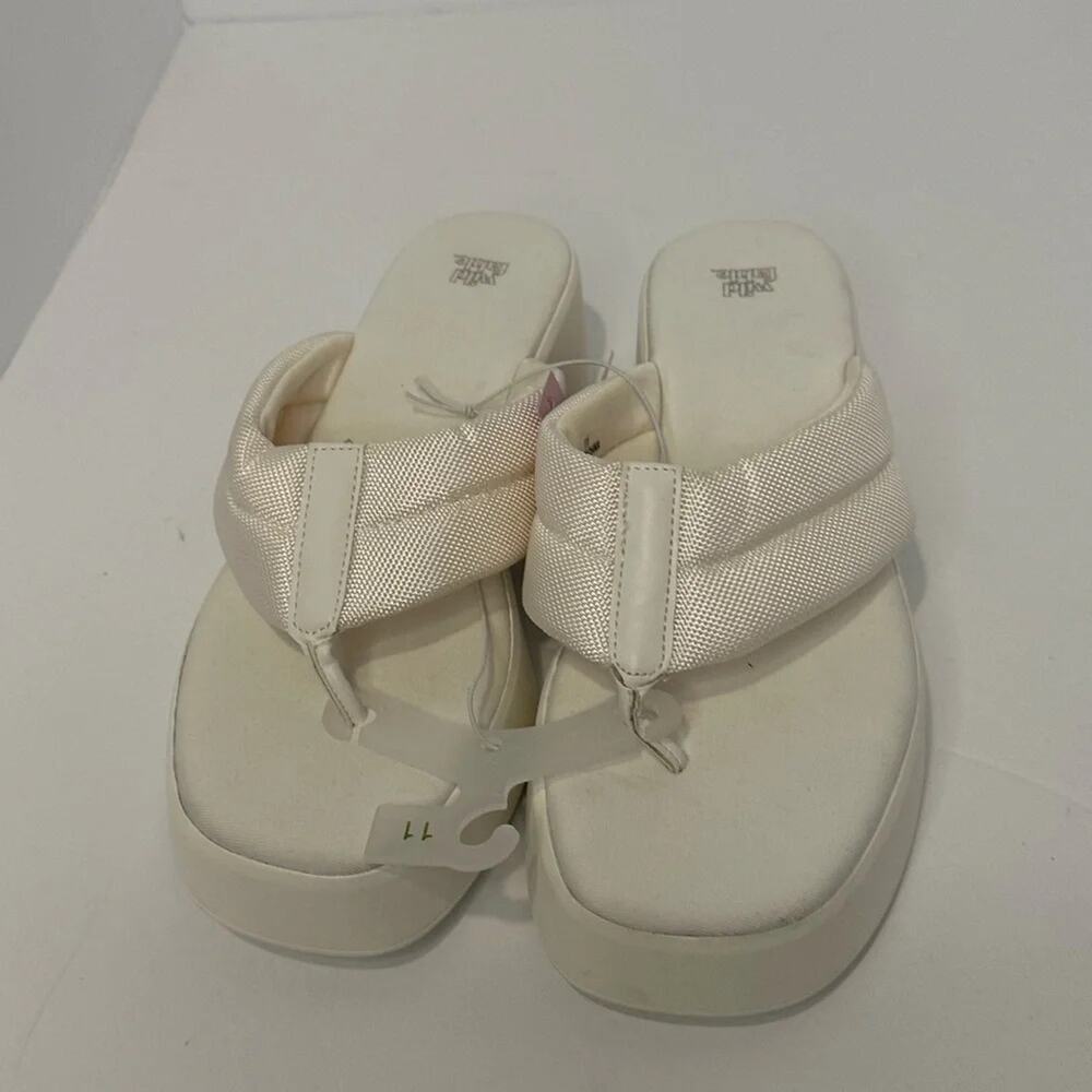 Wild Fable women’s flip-flops platform white Angela Shoe Size 11NWT